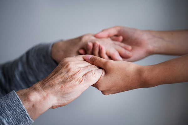 Biographe à Lyon - Ecoute personnes âgées et seniors